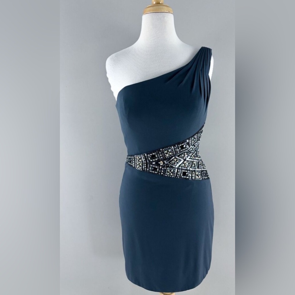 Elegant One-Shoulder Dress with Embellished Waist